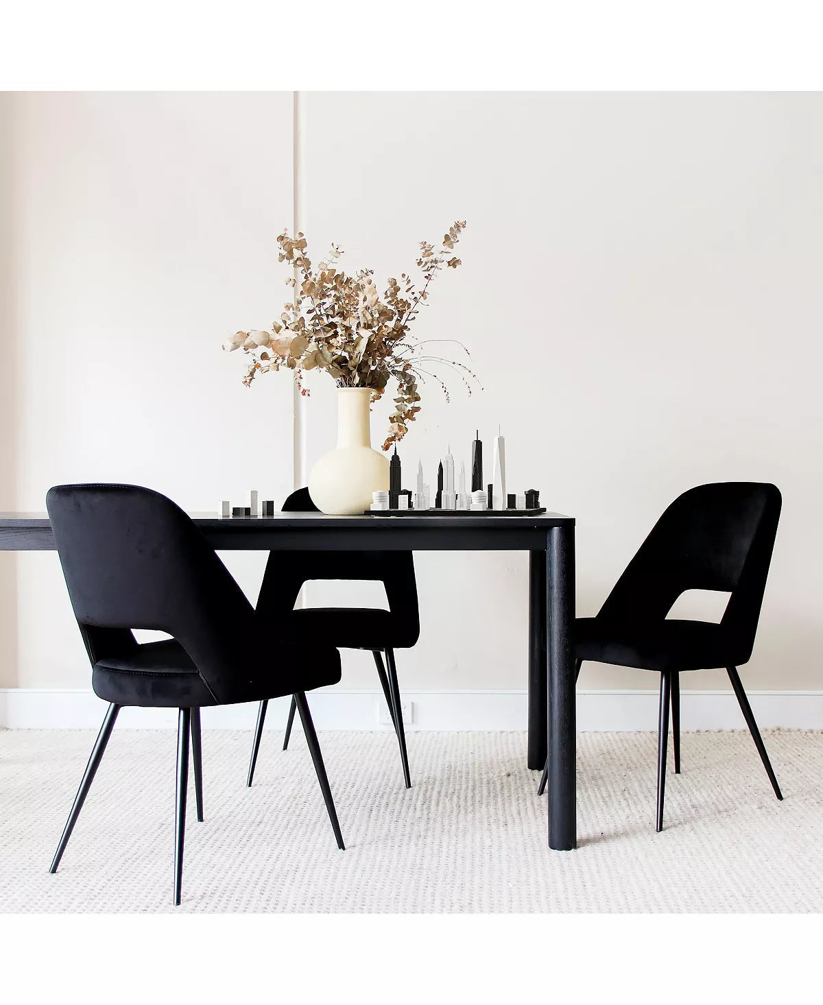 Vici New York City Chess Set