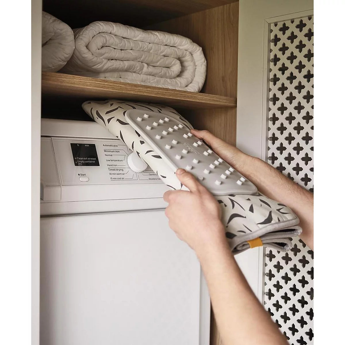 Swift Folding Iron And Steaming Mat – Ecru – 35" x 18"