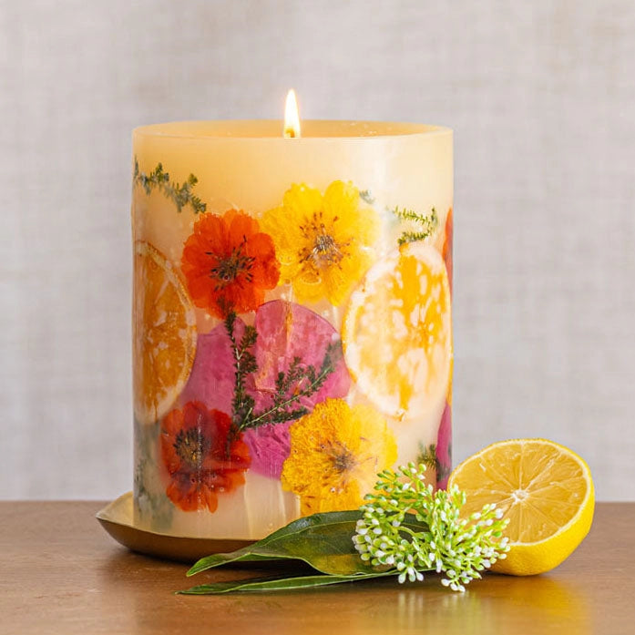 Rosy Rings Signature Gold Accent Botanical Candle Plate – 6"