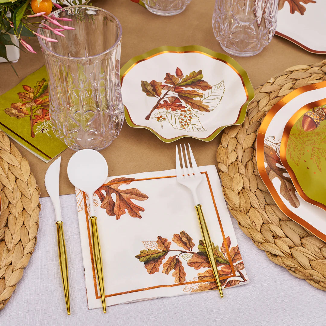 Sophistiplate Wavy Paper Appetizer/Dessert Plates – Acorn and Oak – 8pk