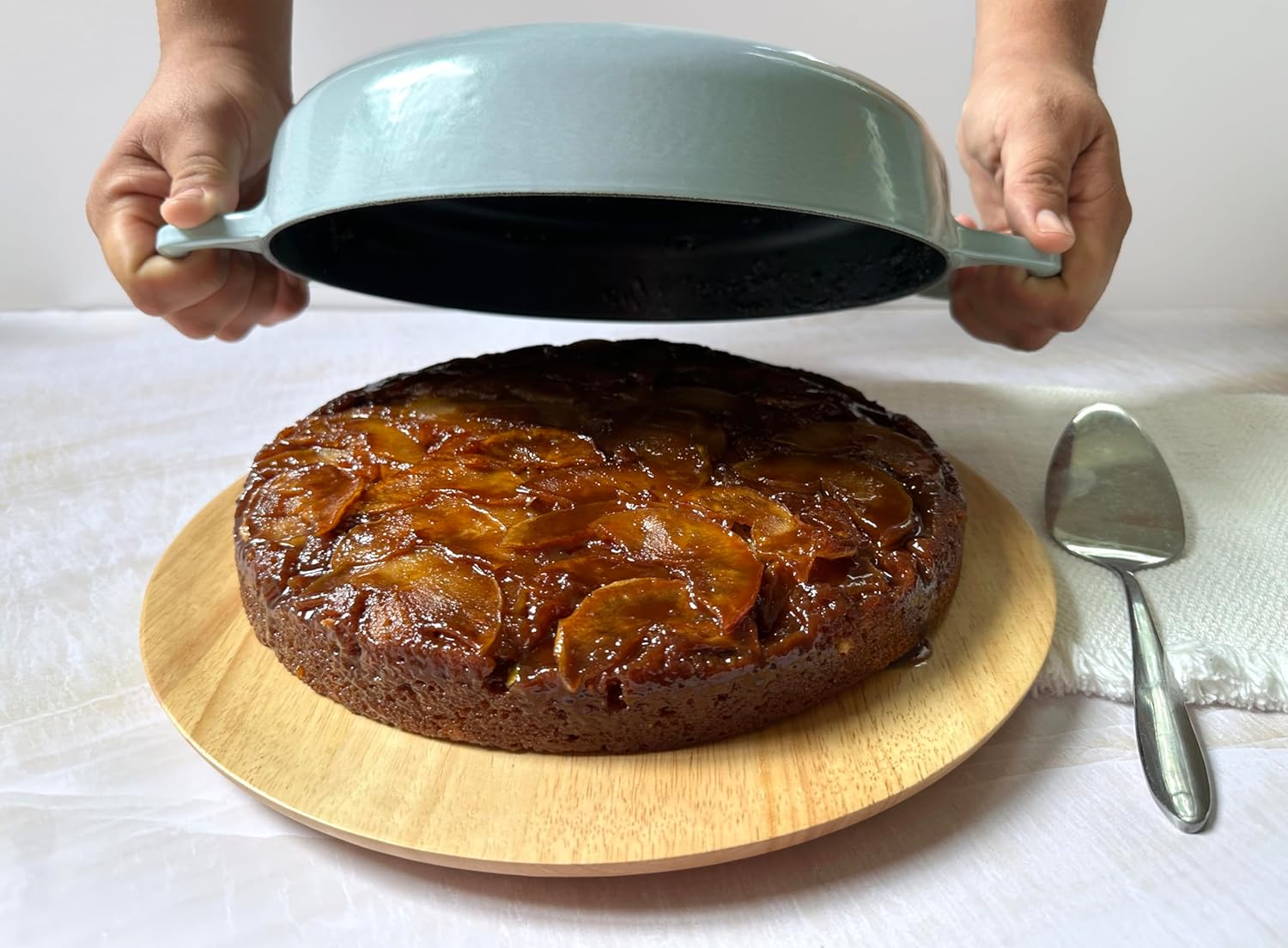 Le Creuset Signature Cast Iron Everyday Pan – SPECIAL – 11" – Flame