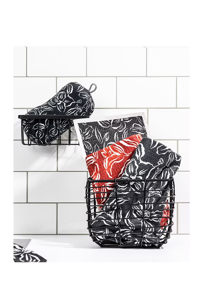 MU Kitchen Vibe Dish Towel – 18" x 30" – Black Water Lily