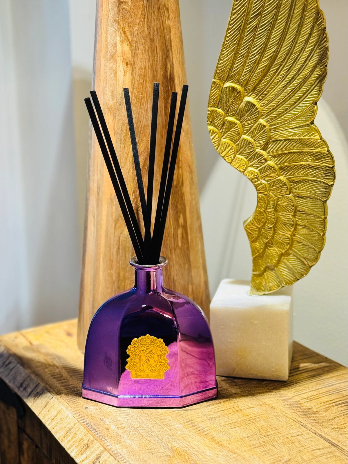 Khush Candle La Leena Collection – Violet Lacquer Diffuser – 10 oz