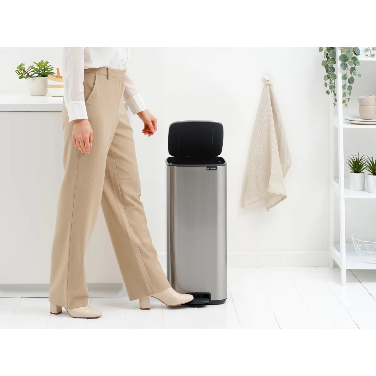 Brabantia Bo Step-On 8 Gallon Trash Can – FPP Matte Steel – LOCAL UPPER EAST SIDE DELIVERY ONLY (Copy) (Copy)