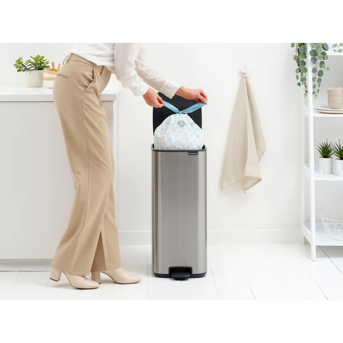 Brabantia Bo Step-On 8 Gallon Trash Can – FPP Matte Steel – LOCAL UPPER EAST SIDE DELIVERY ONLY (Copy) (Copy)