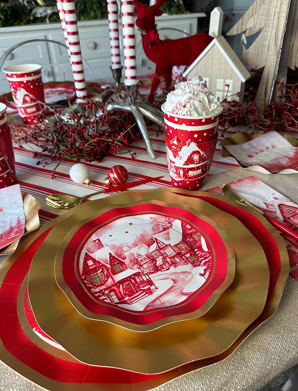 Sophistiplate Christmas Village Paper To-Go-Cup – 8pk – 16oz.