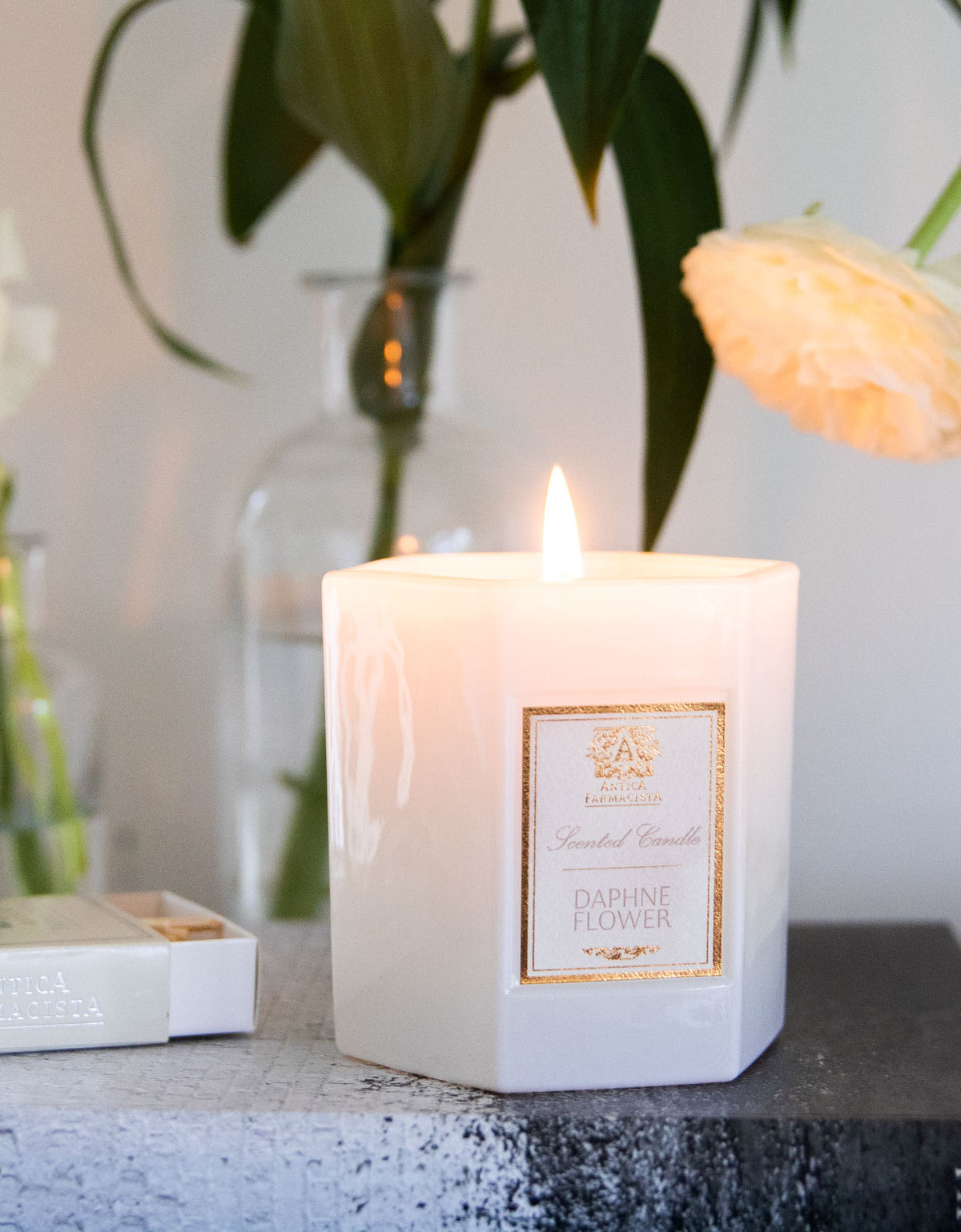 Antica Farmacista Scented Candle – Daphne Flower – 9oz
