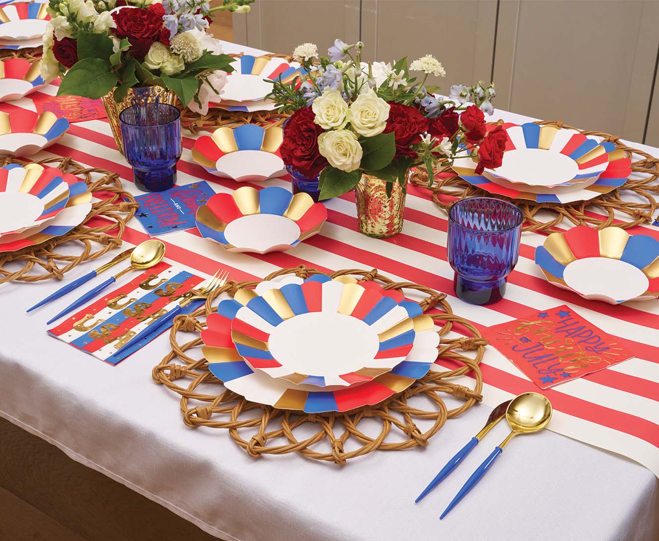 Sophistiplate Wavy Paper Salad & Dessert Plates – 8pk – Modern Patriotic