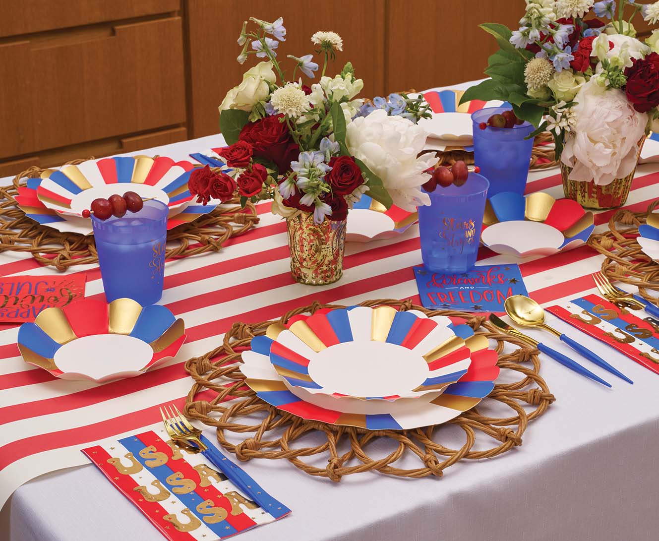 Sophistiplate Wavy Paper Appetizer & Dessert Bowls – 8pk – Modern Patriotic