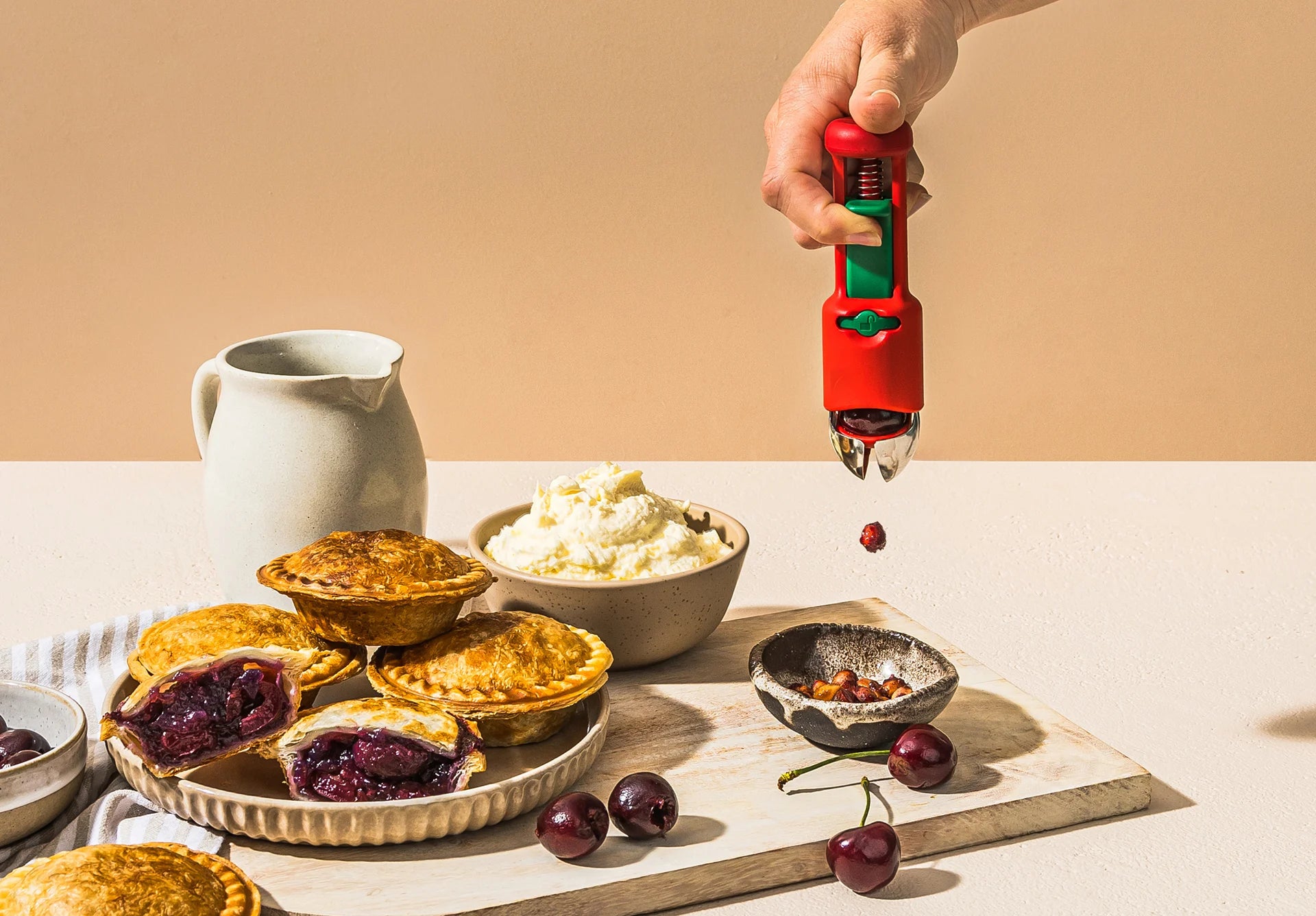 Dreamfarm Hullapit Berry Huller & Pitter