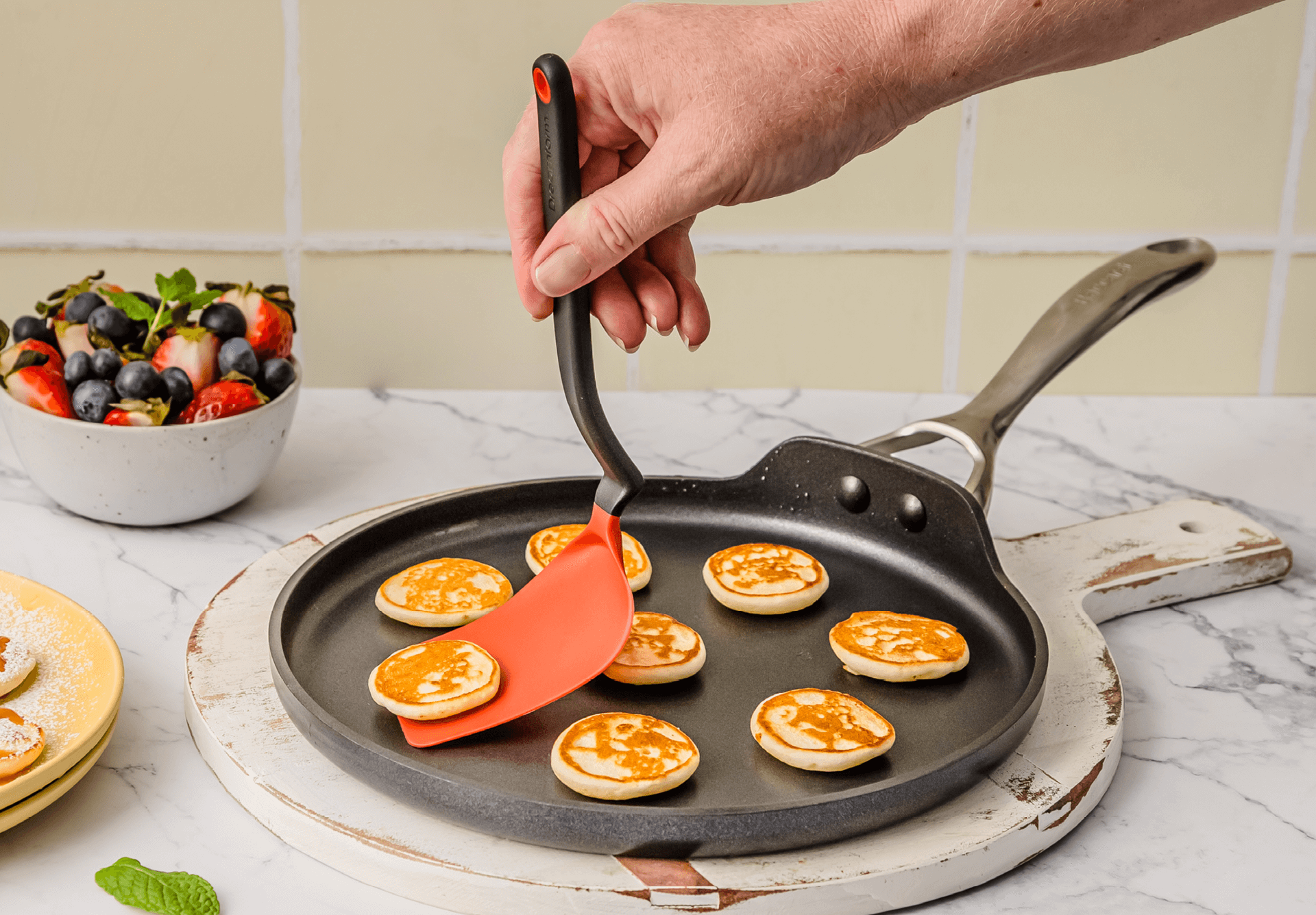 Dreamfarm Mini Chopula - Super Flexible Non Stick Cookie Turner – Red