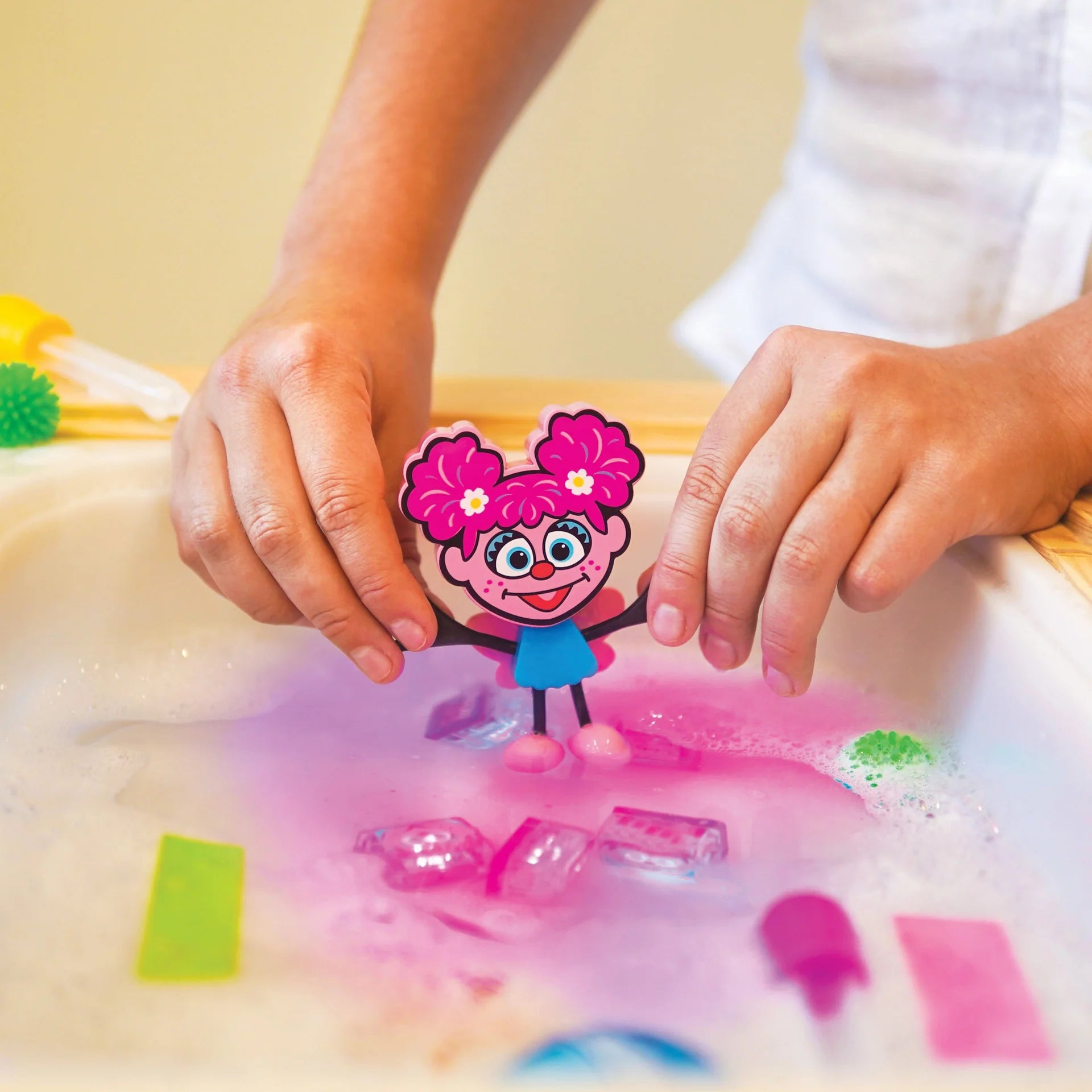 Glo Pals Light up Pal & Cubes – Abby Cadabby Character