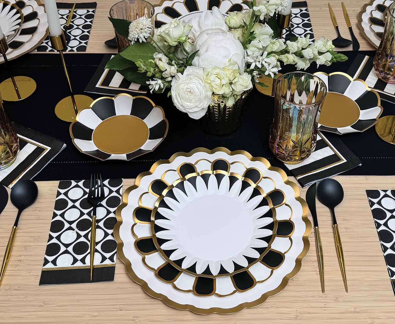 Sophistiplate Scalloped Salad & Dessert Plates - 8pkg – Cordoba