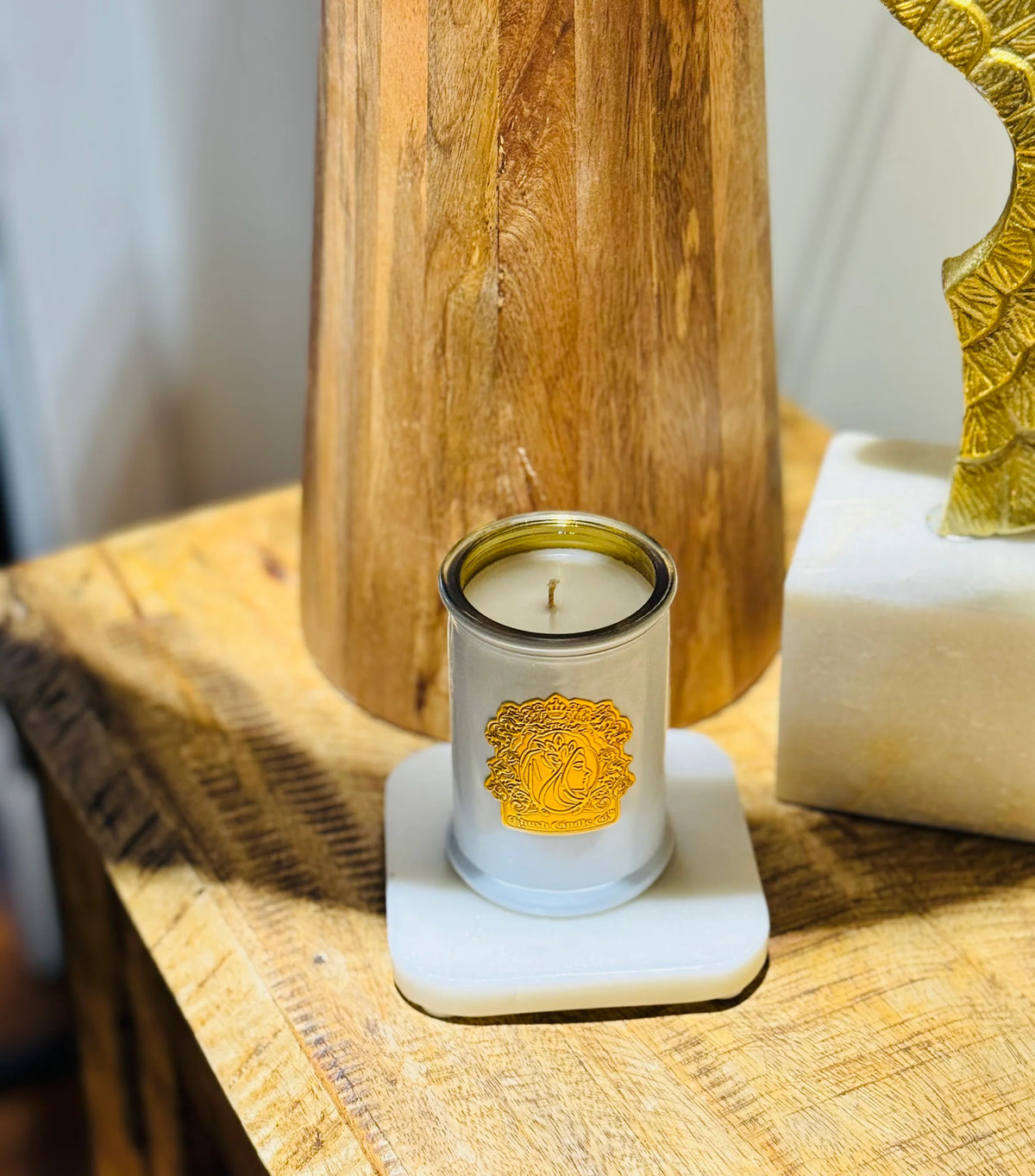 Khush Candle Petite Geste La Kisa Collection – White Lacquer Candle – 5 oz