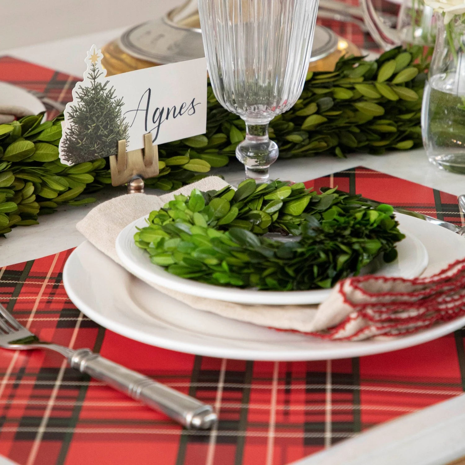 Hester & Cook Paper Placemats – Red Plaid – 18 Pack