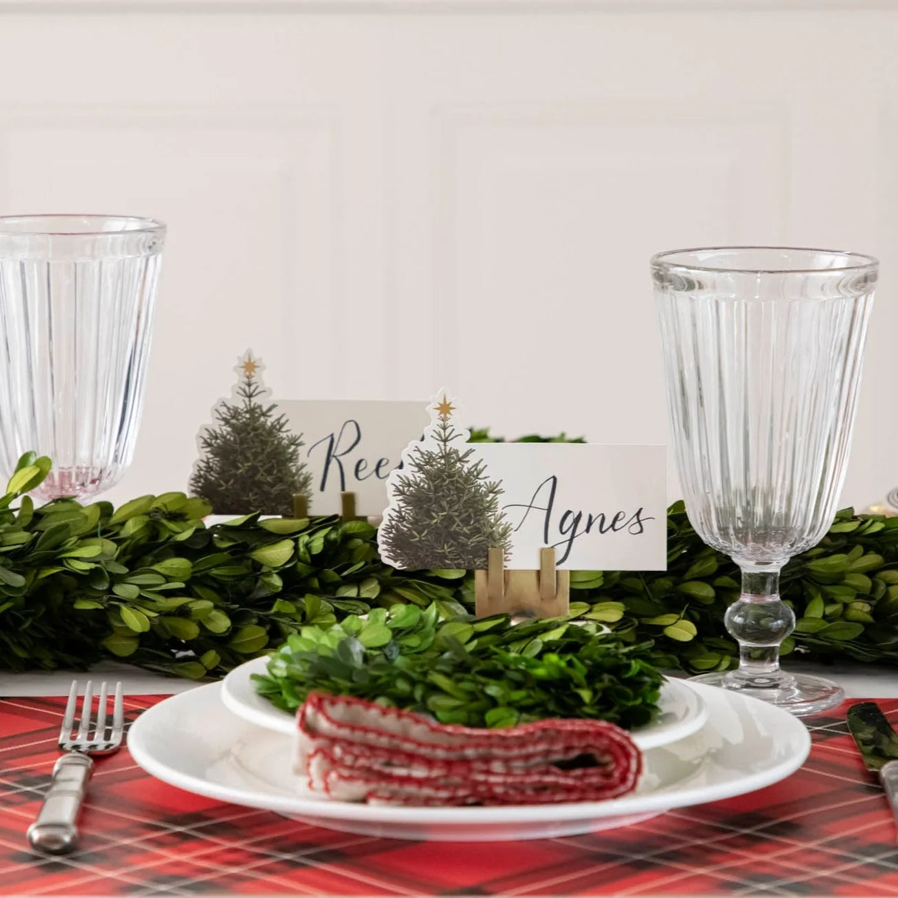 Hester & Cook Paper Placemats – Red Plaid – 18 Pack