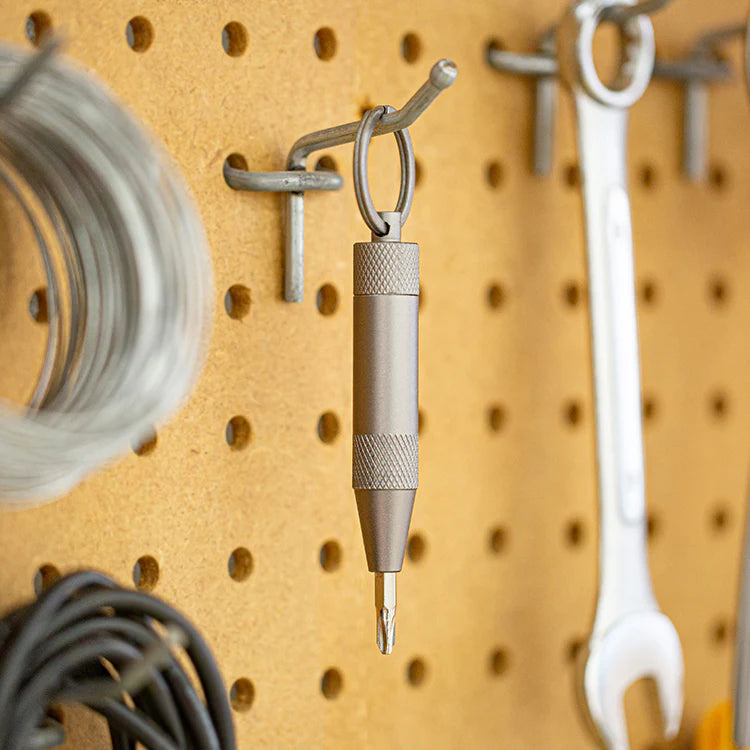 Kikkerland Screw It! Screwdriver Key Ring