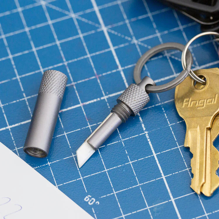 Kikkerland Cut It Out! Ceramic Knife Key Chain