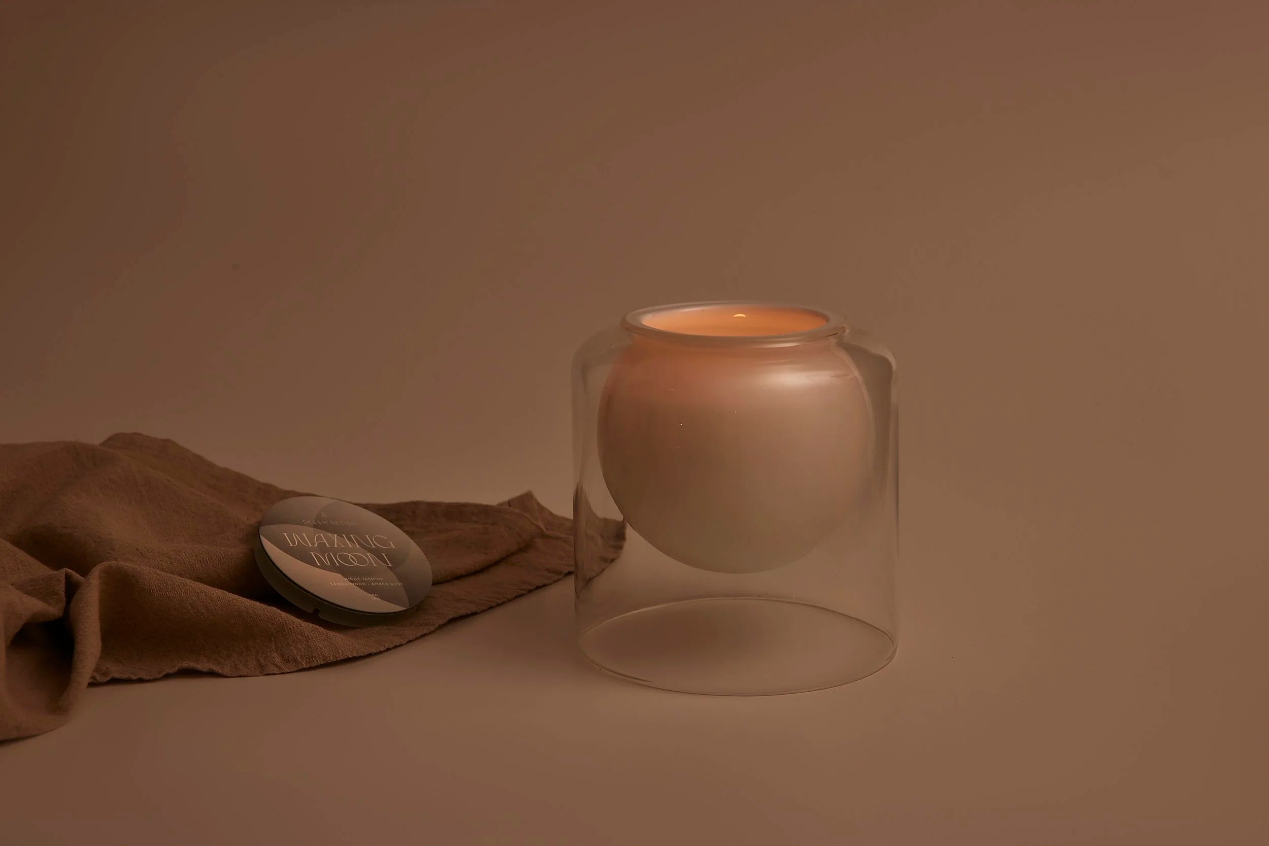 Skeem Classic Luna Candle With Wood Lid – Jasmine & Sandalwood – 9oz