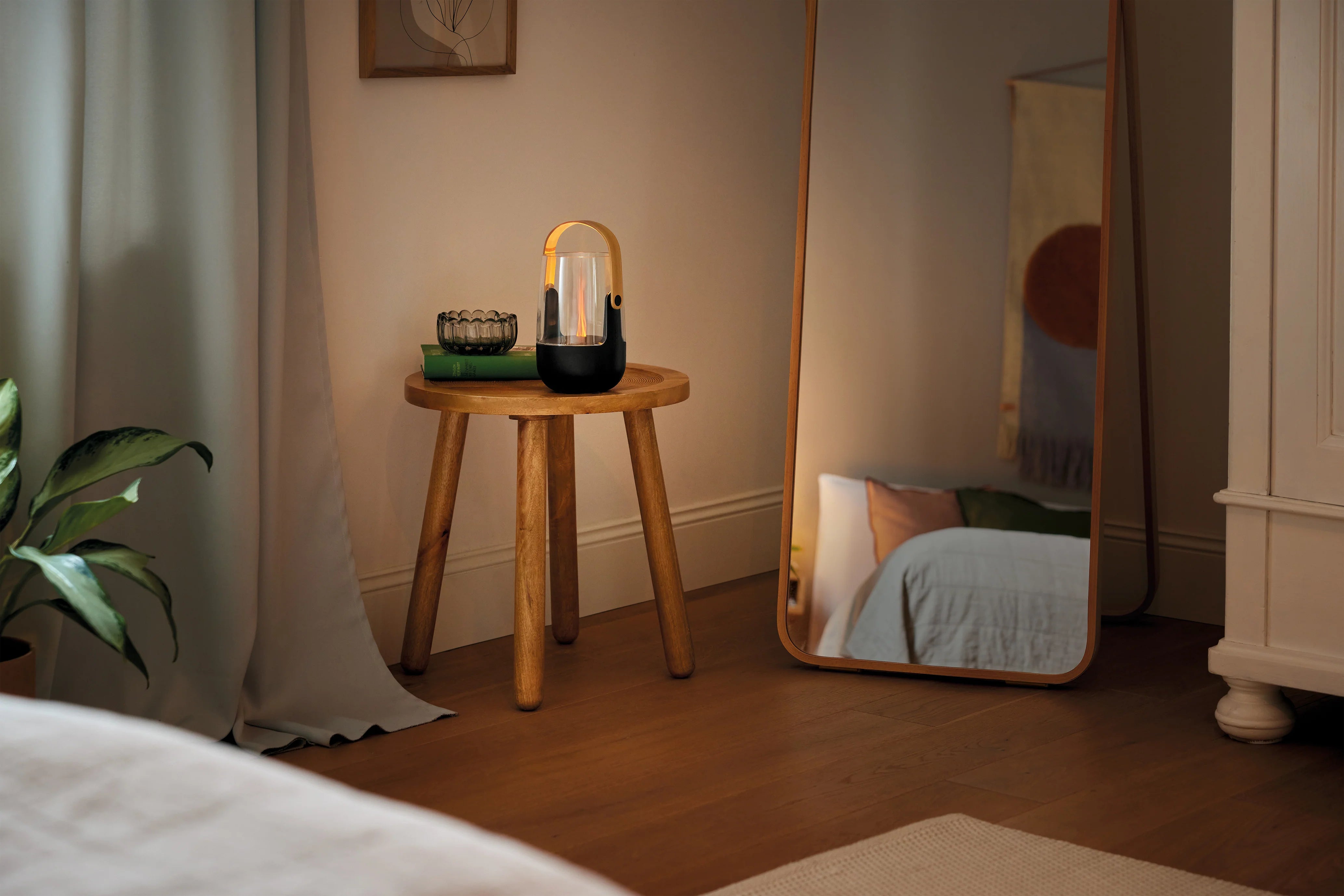 Sophie Little – Aroma Diffuser and Lantern