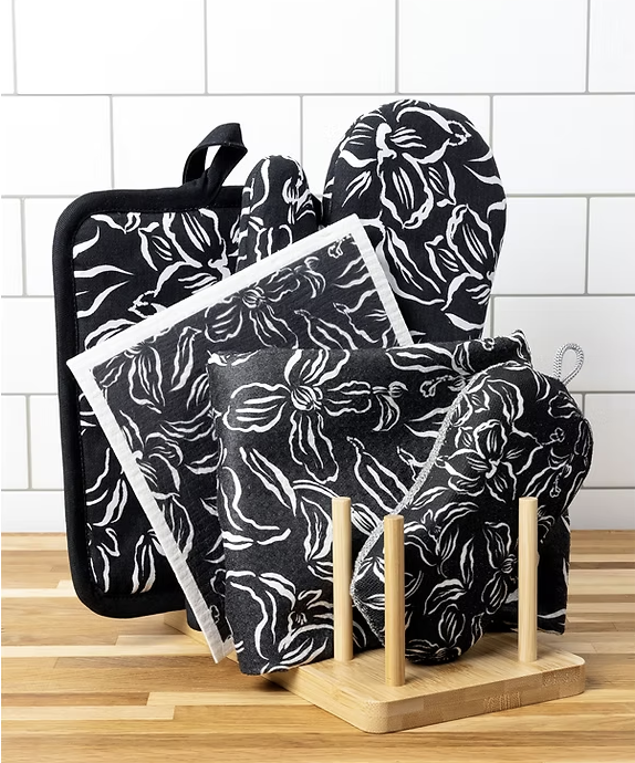 MU Kitchen Designer Pot Holder – Black Water Lily