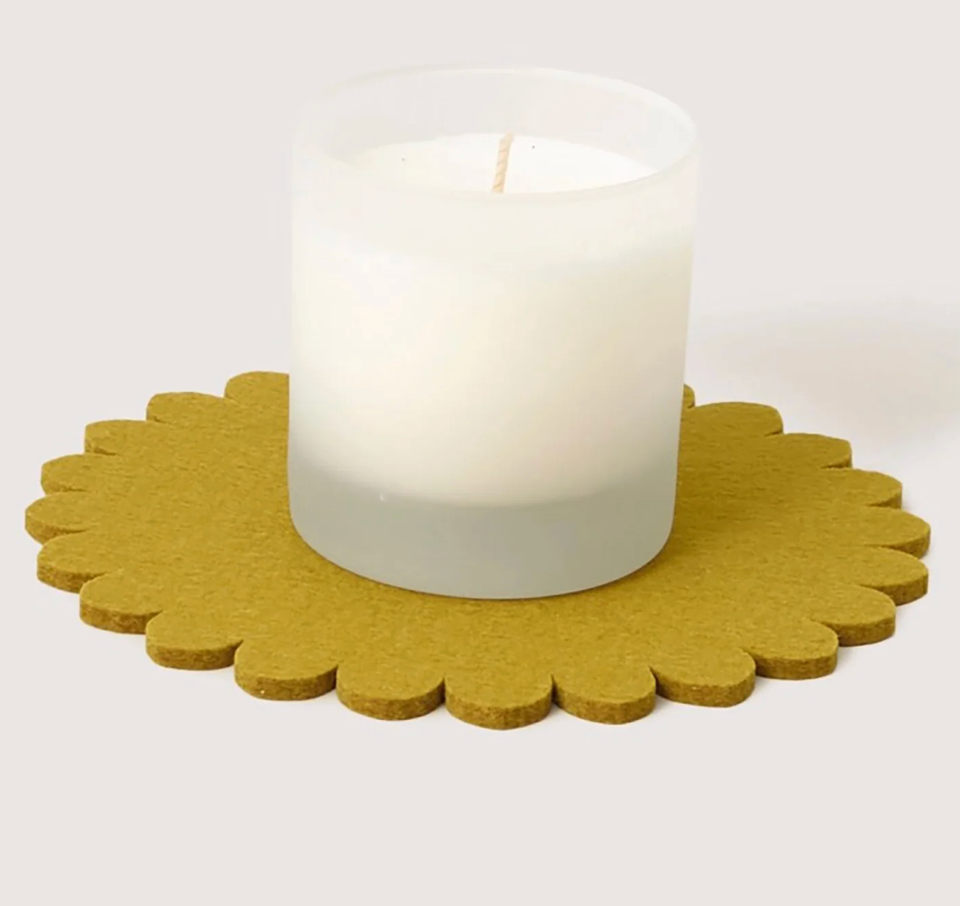 Graf Lantz Crest 8" Trivet – Dandelion