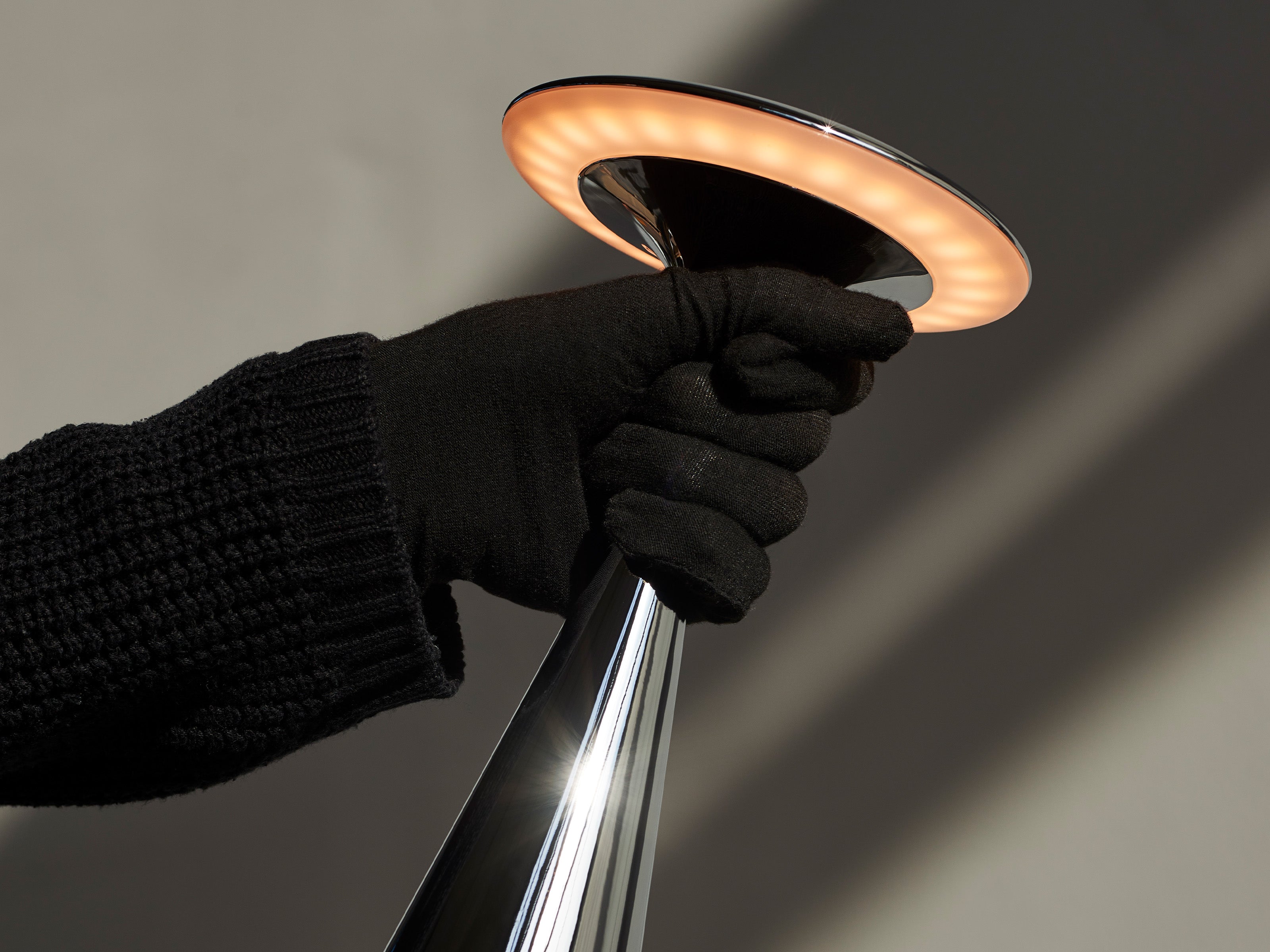 Brain Stream Touch Control UFO Table Lamp – Chrome