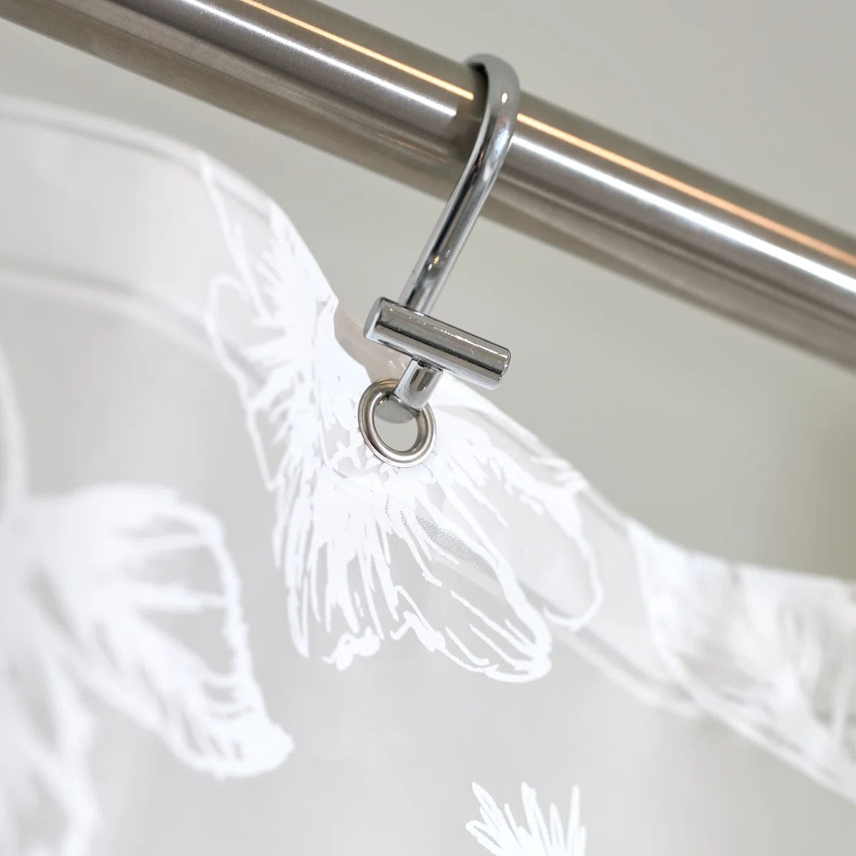 IDesign Water Resistant Peva Shower Curtain – White Daisy – 72" x 72"