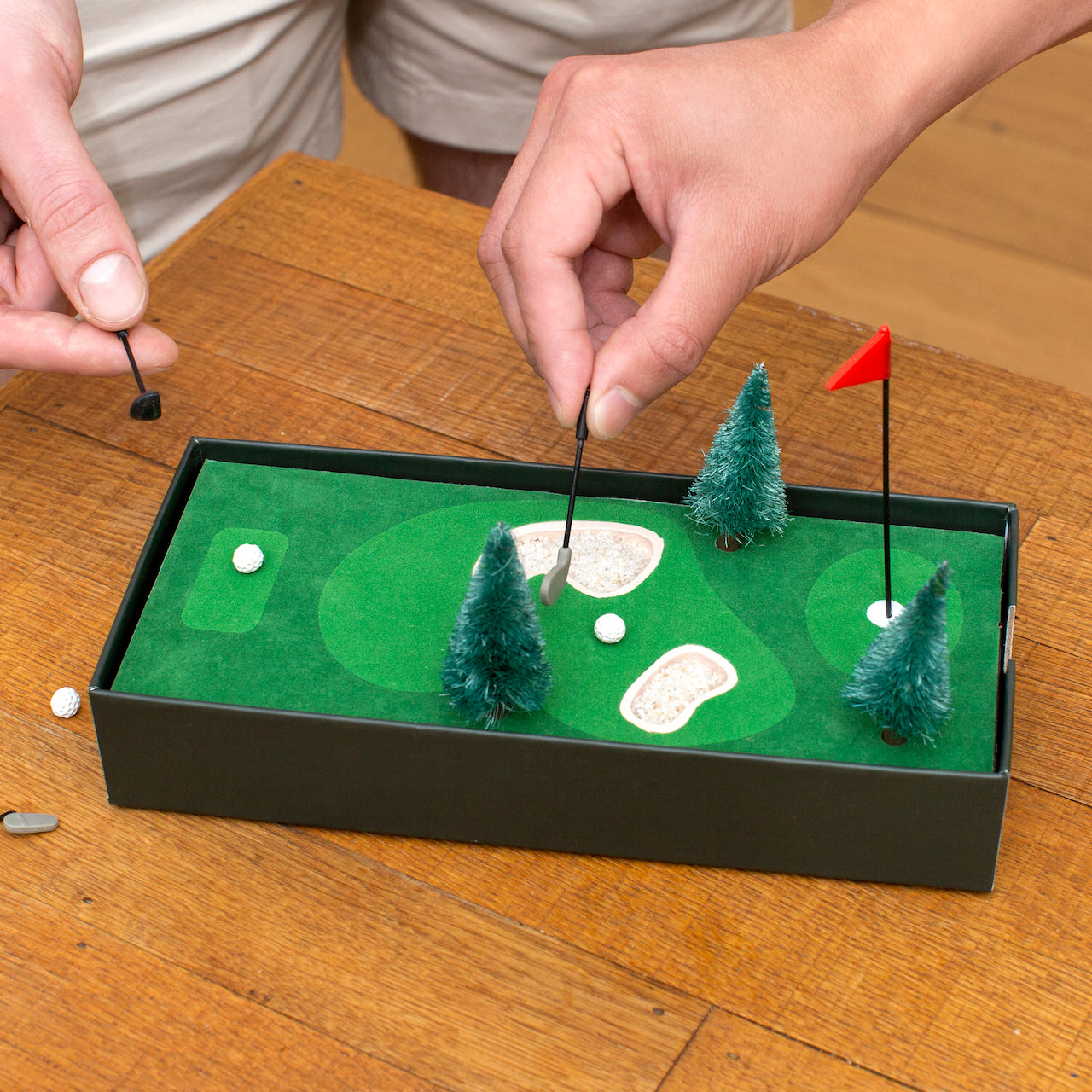 Kikkerland Desktop Golf Game