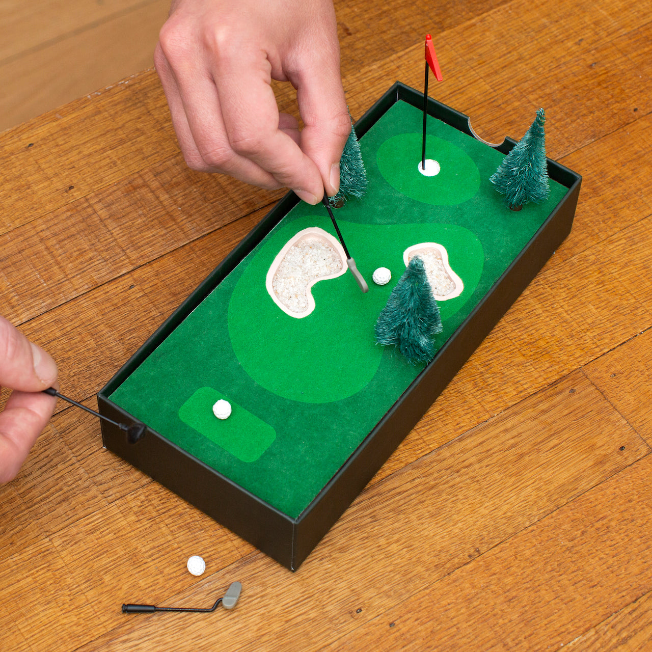 Kikkerland Desktop Golf Game