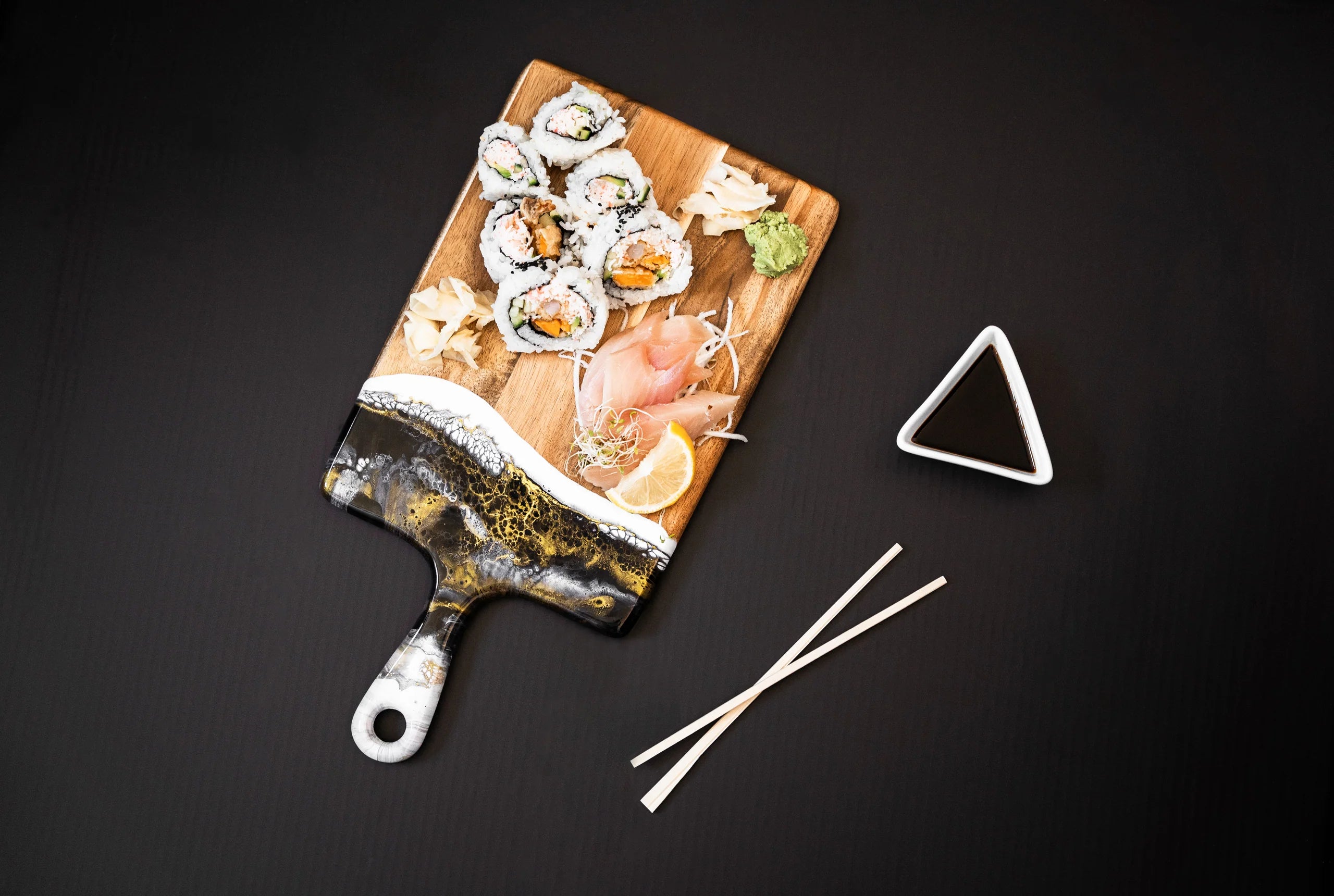 Medium Acacia Fine Resin Cheese Board – Onyx