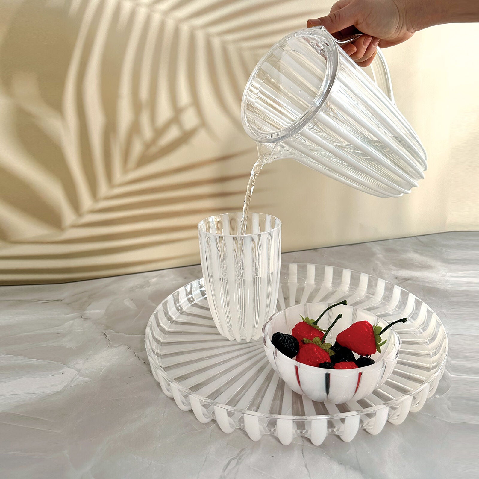 Guzzini Dolcevita Round Tray – Mother of Pearl – 12" Dia.