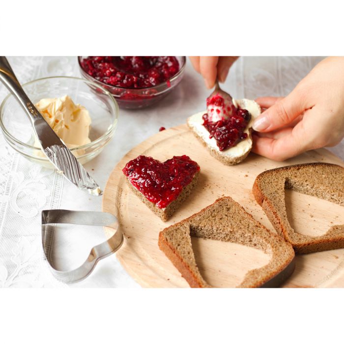 Mrs. Anderson Heart Cookie Cutter with Storage Container – Set of 5