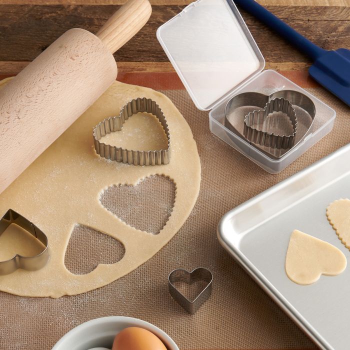 Mrs. Anderson Heart Cookie Cutter with Storage Container – Set of 5