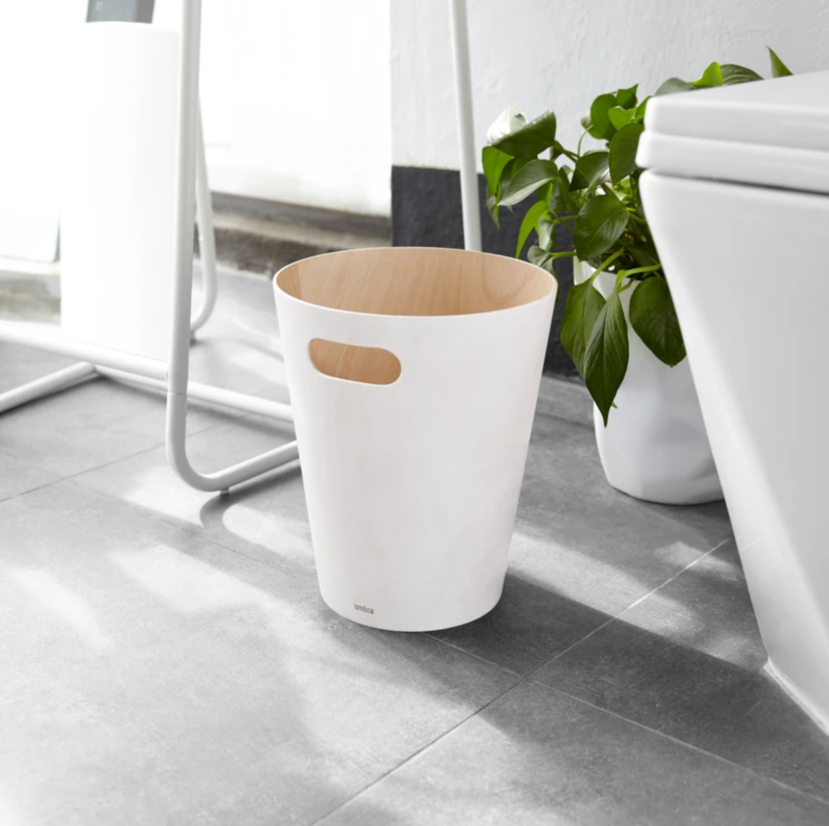 Umbra Woodrow Waste Can – White