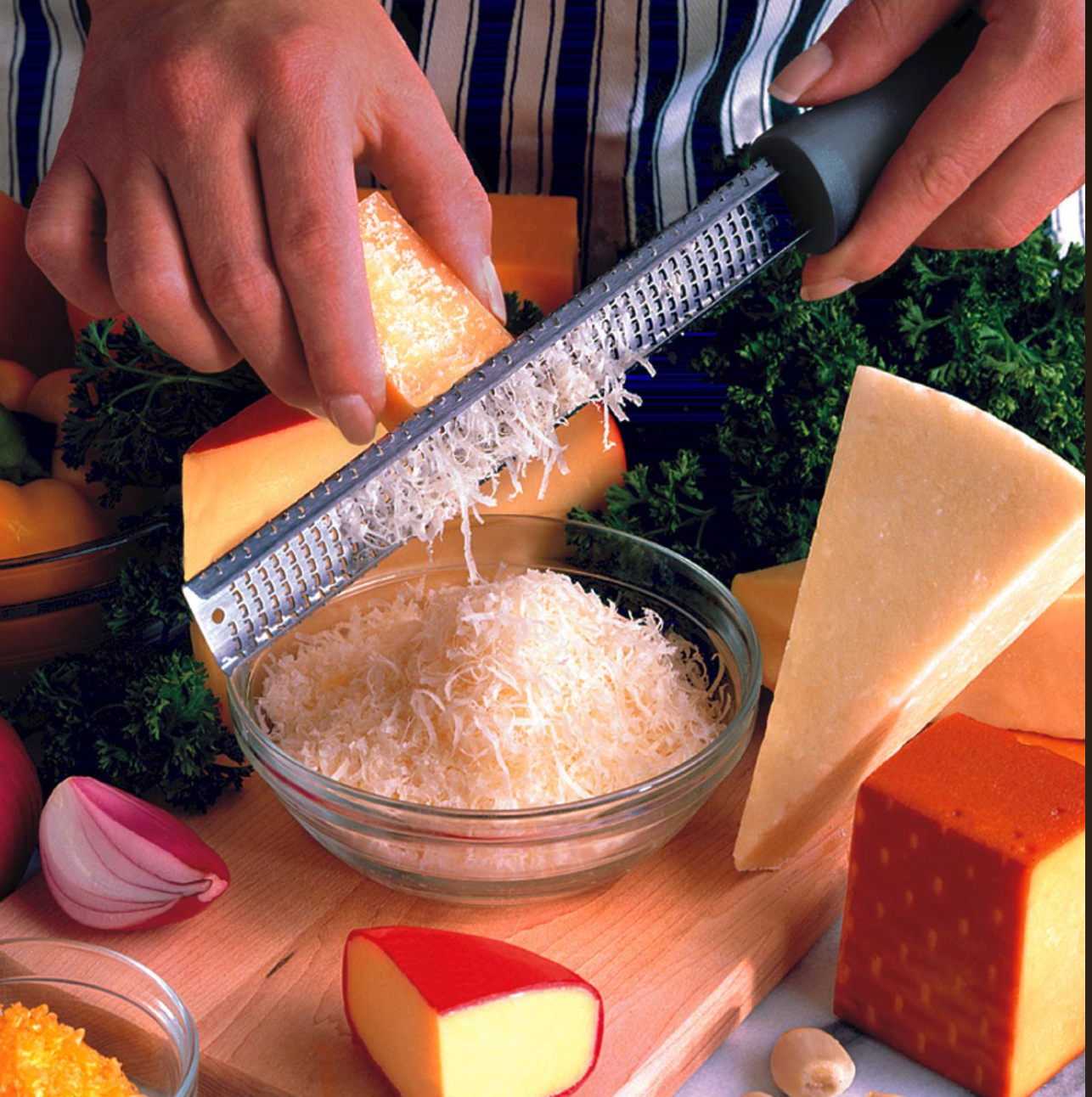 Microplane Classic Stainless Steel Zester & Cheese Grater - Black