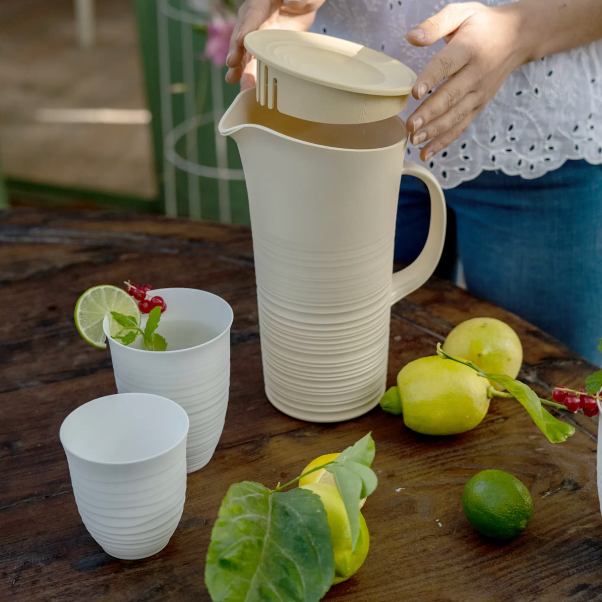 Guzzini Tierra Pitcher with Lid – Milk White