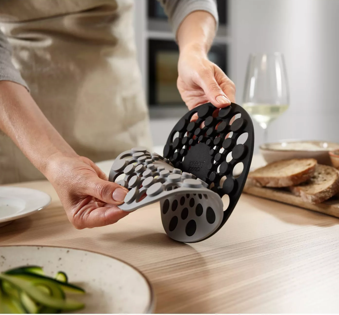 Joseph Joseph Spot-On Silicone Trivets – Set of 2