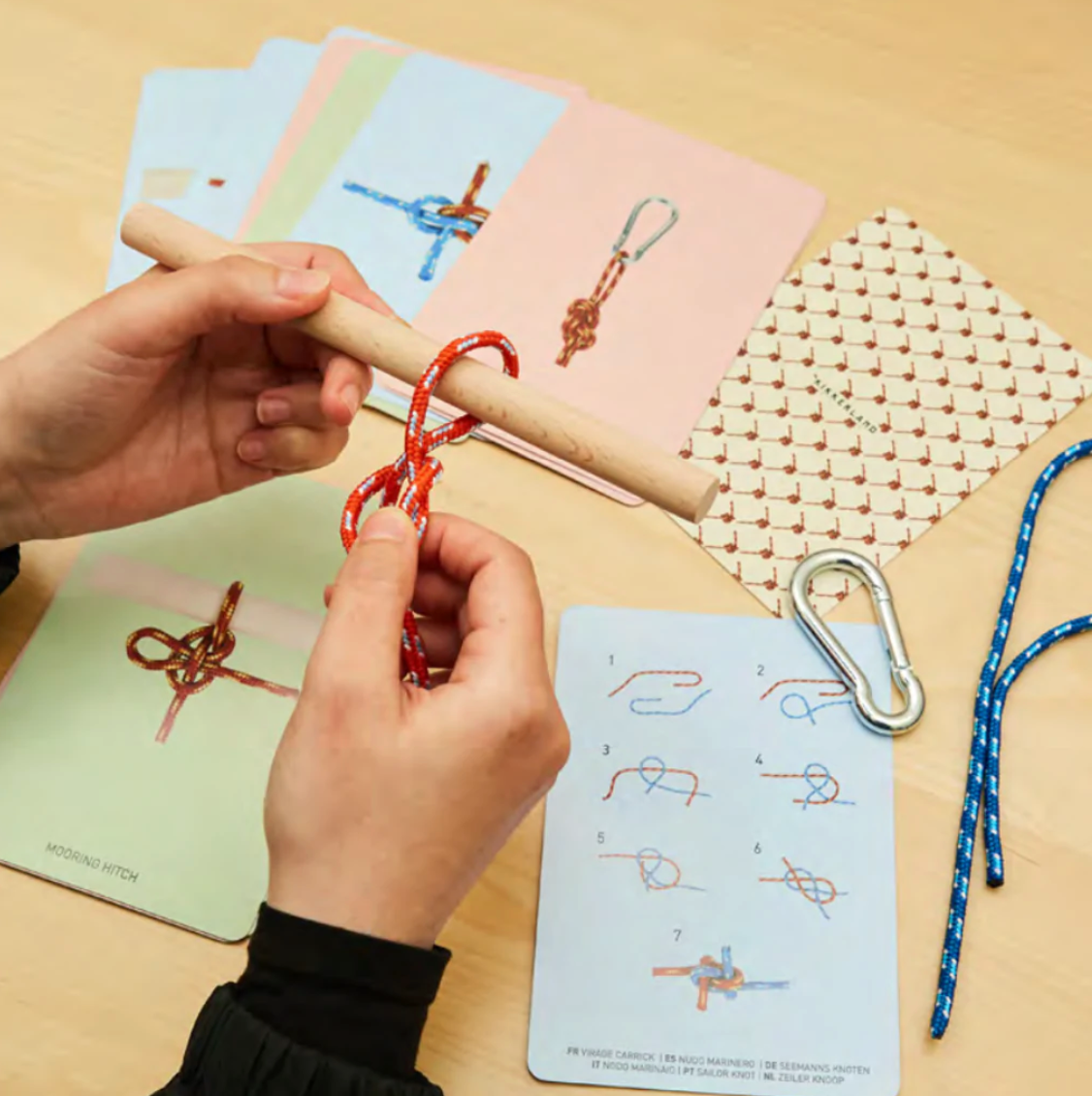 Kikkerland Knot Game