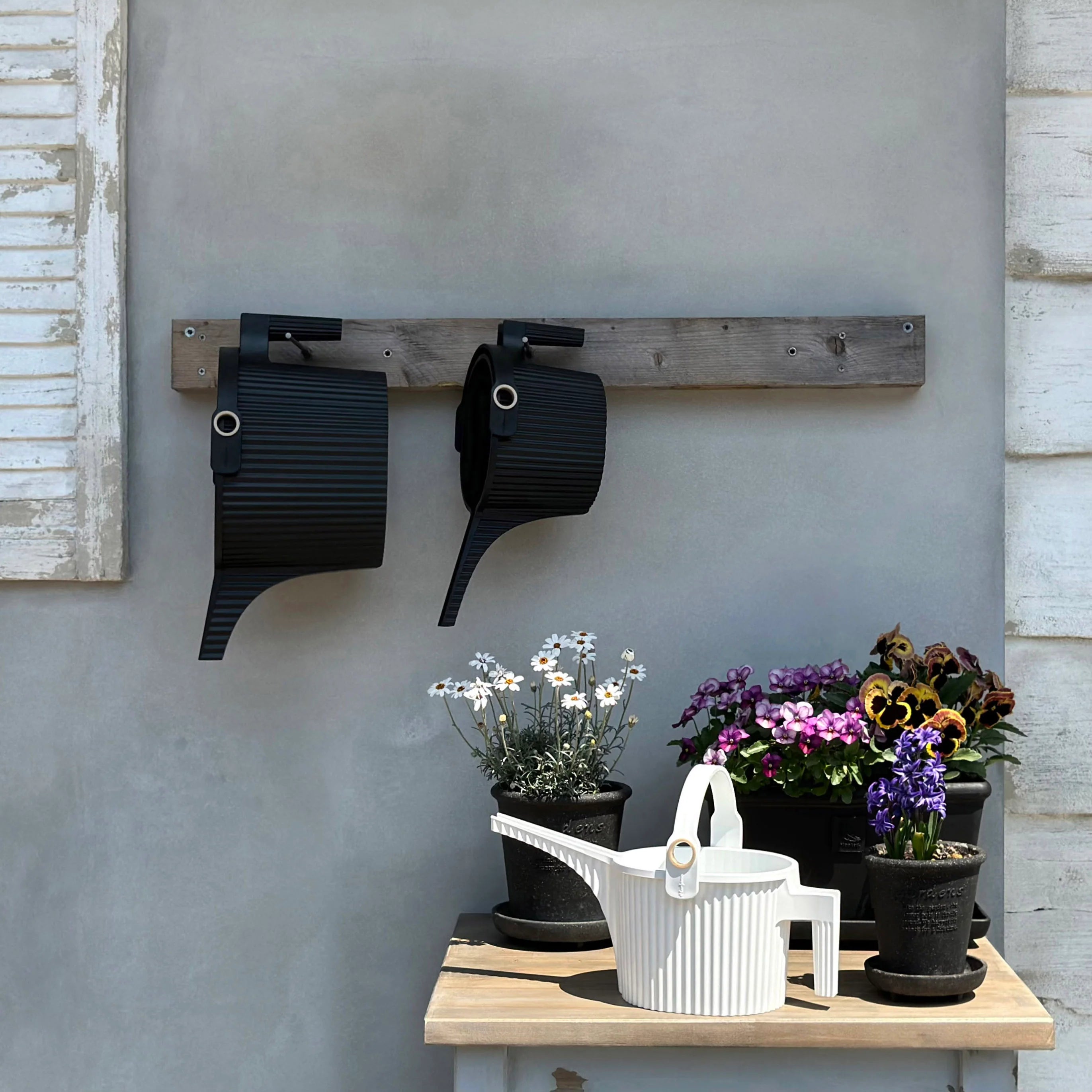 Hachiman Garden Beetle Watering Cans - Small 1.5L – White