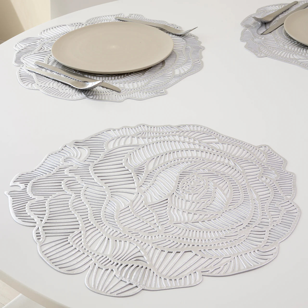 Chilewich Round Rose Placemats - Silver