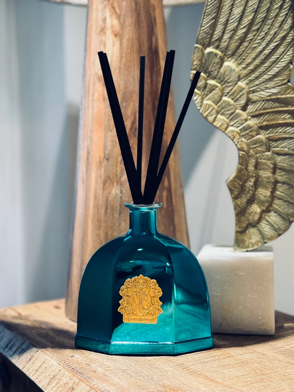 Khush Candle La Sheraz Collection – Aqua Lacquer Diffuser – 10 oz