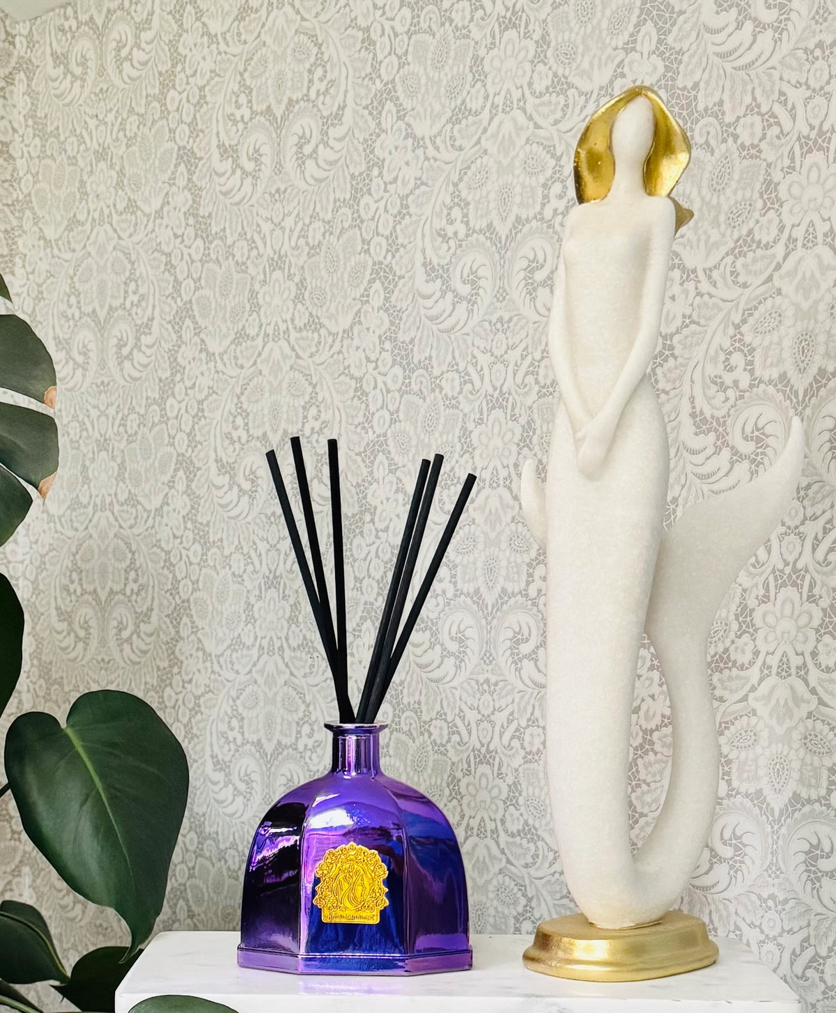 Khush Candle La Leena Collection – Violet Lacquer Diffuser – 10 oz