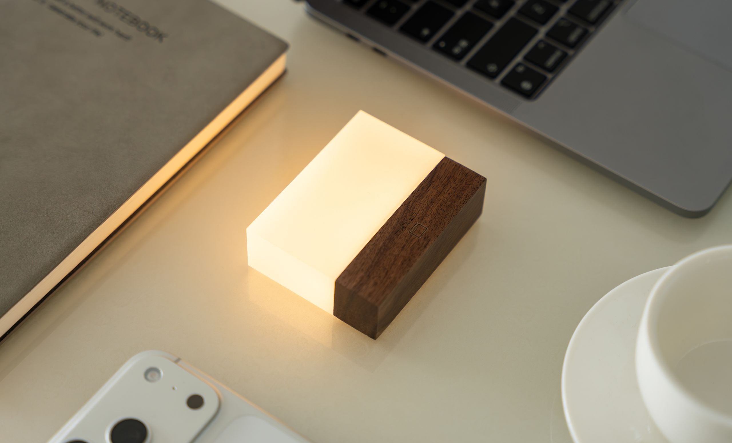 Gingko Curacheese Light – Natural Walnut Wood – 3.15" × 0.98 "× 2.60"