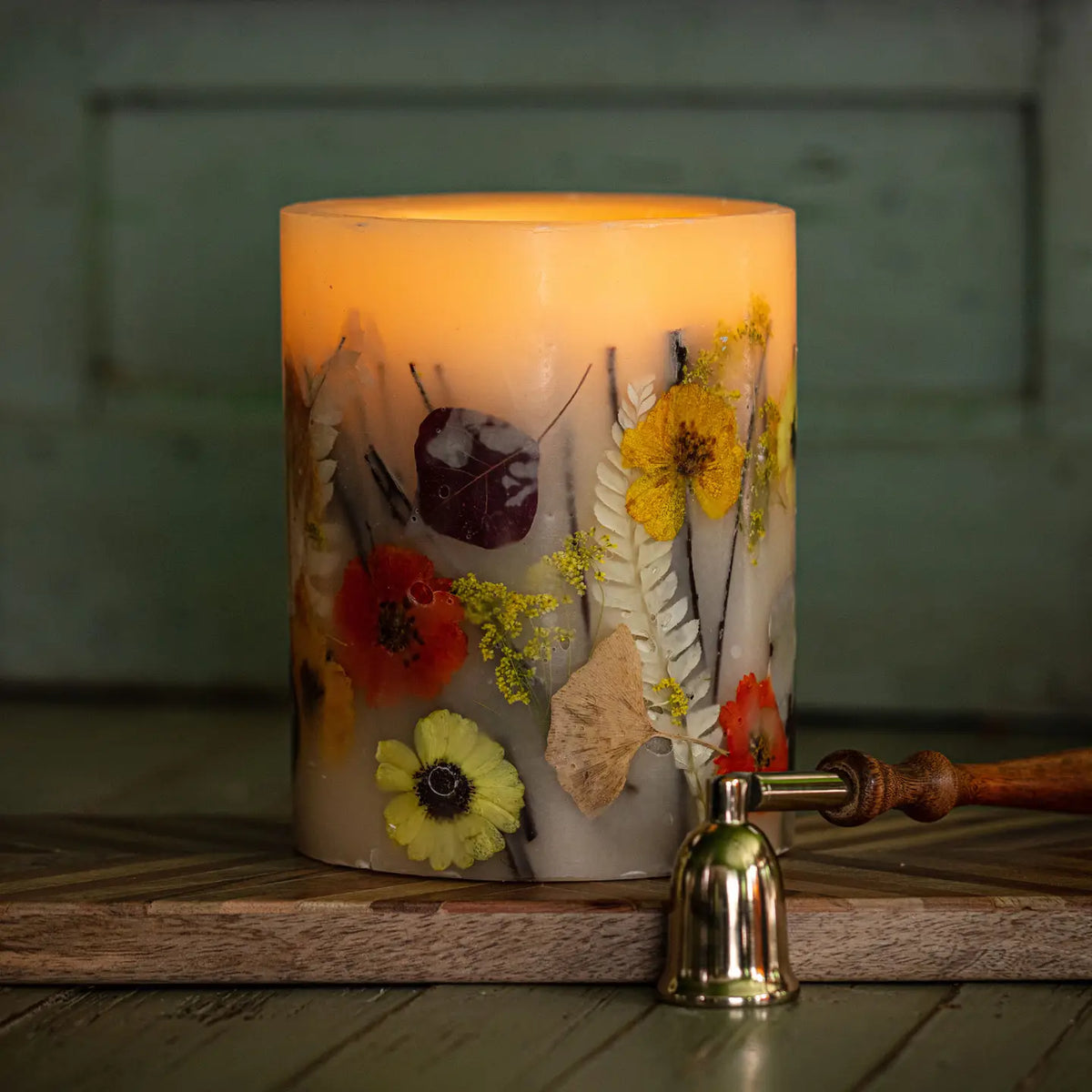 Rosy Rings Accent Botanical Candle - 4.5" x 5.5" – Honey Tobacco