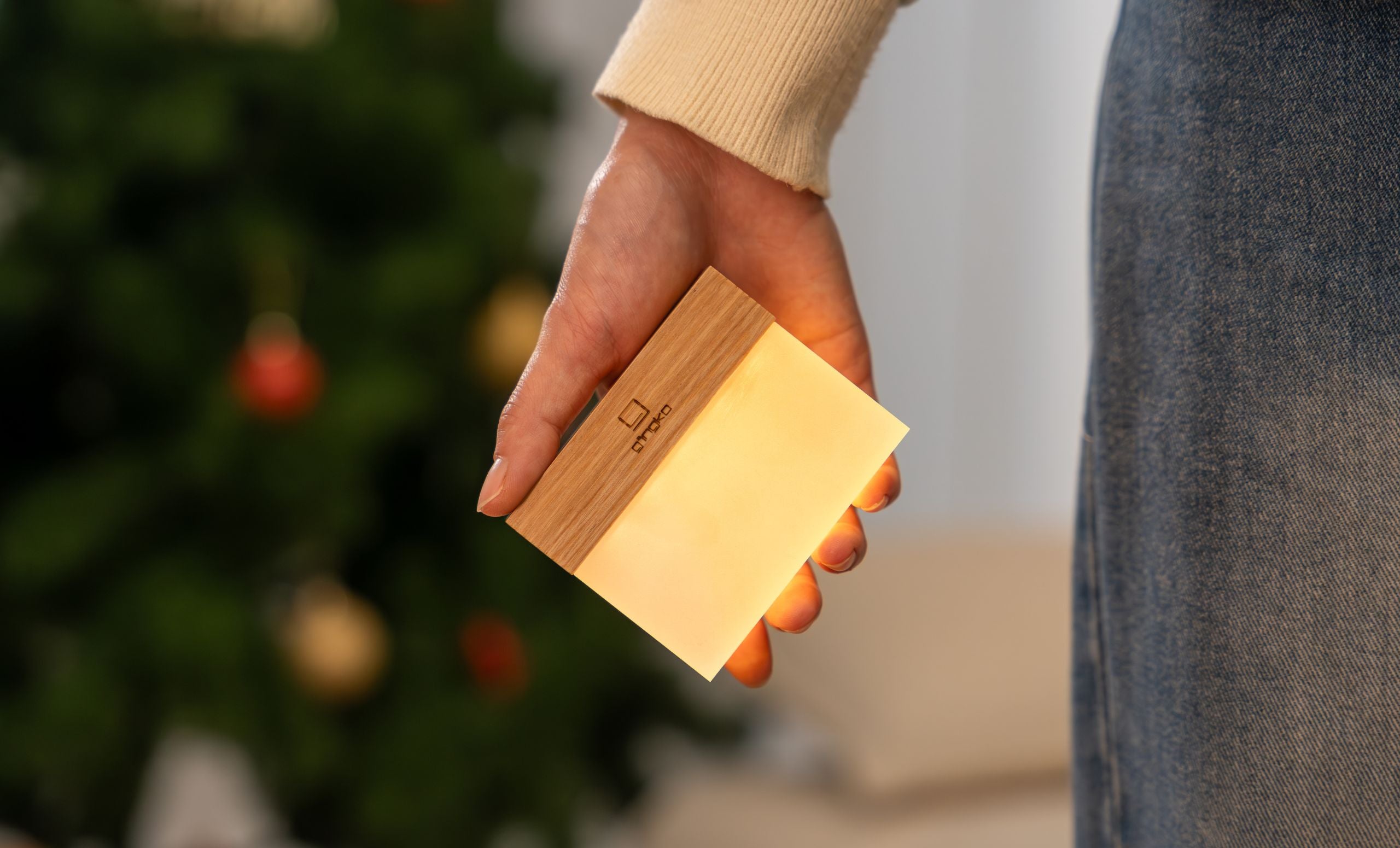 Gingko Curacheese Light – Natural Walnut Wood – 3.15" × 0.98 "× 2.60"