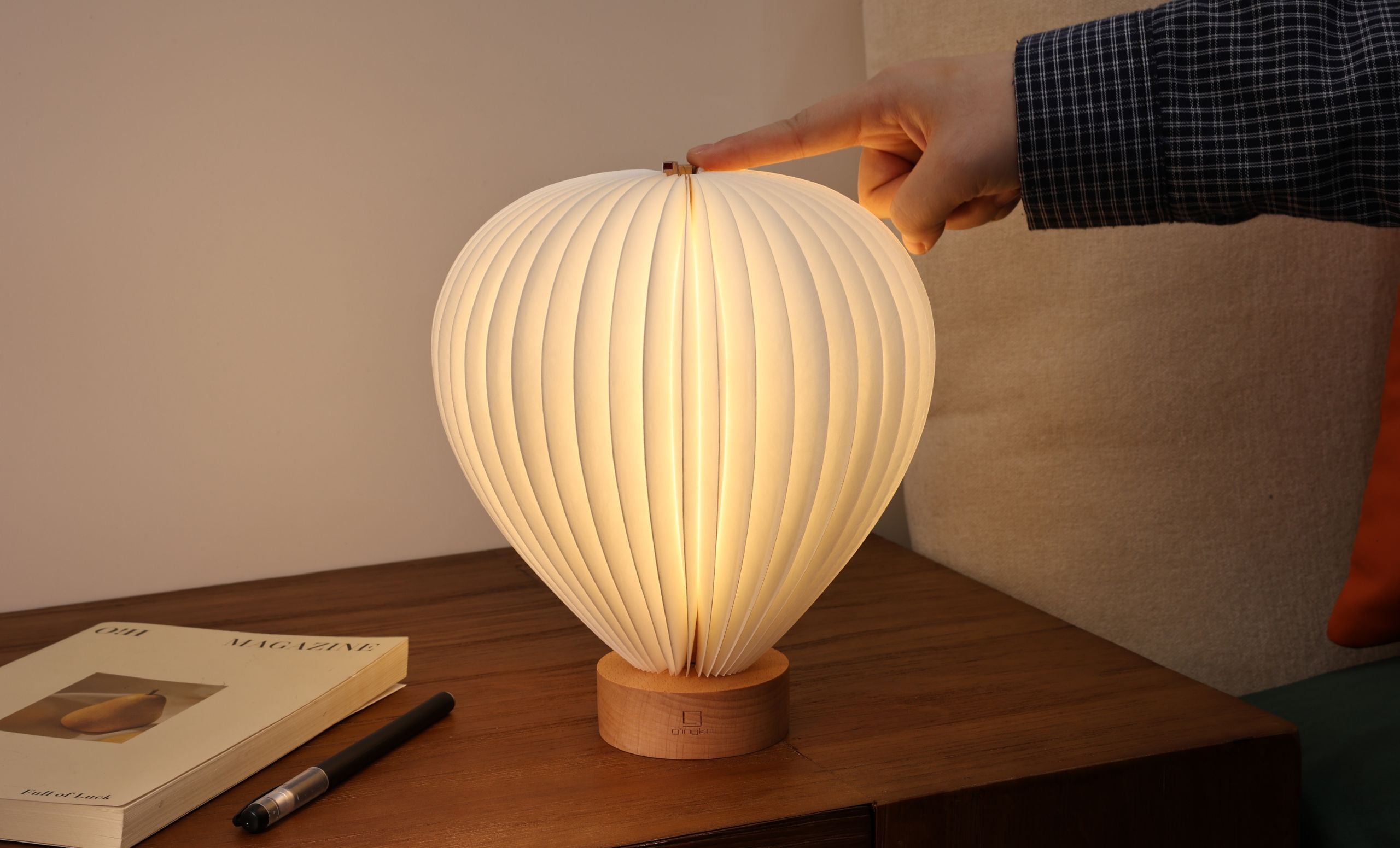 Gingko Aeris Light –  Natural Beech Wood – 7" x 8.5"