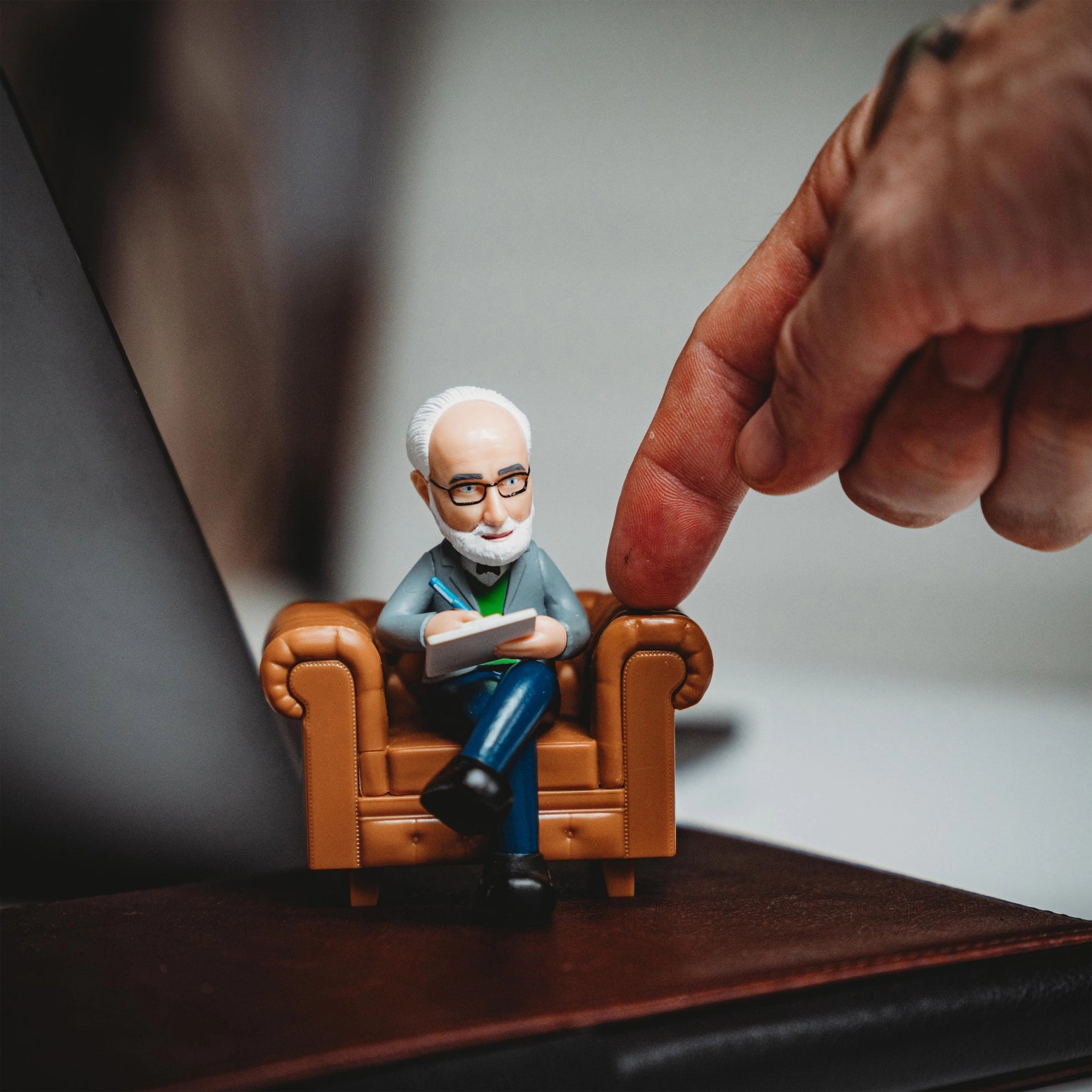 Desktop Therapist – Funny Desk Toy for Work & Home