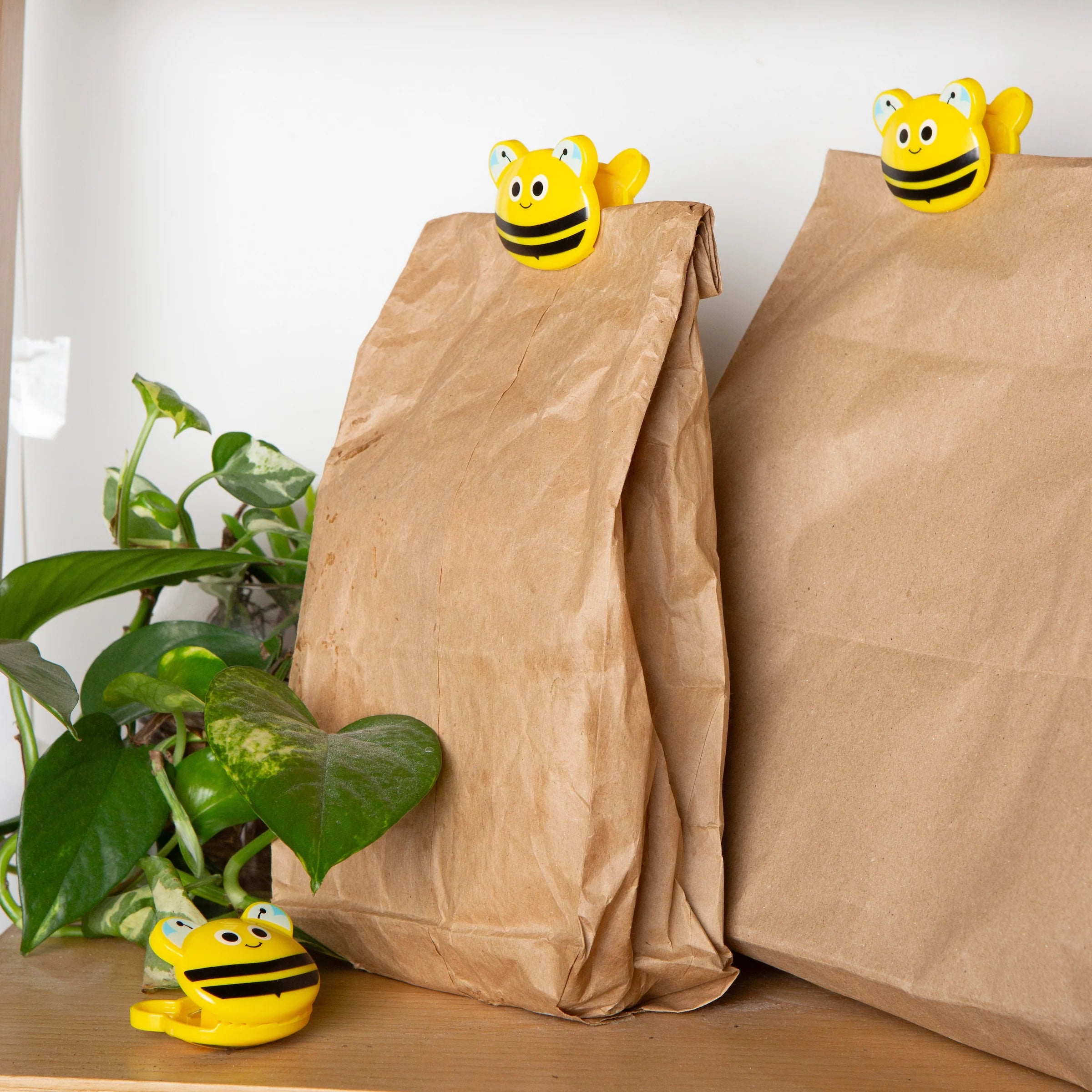 Kikkerland Bee Bag Clips - Thumbnail 5
