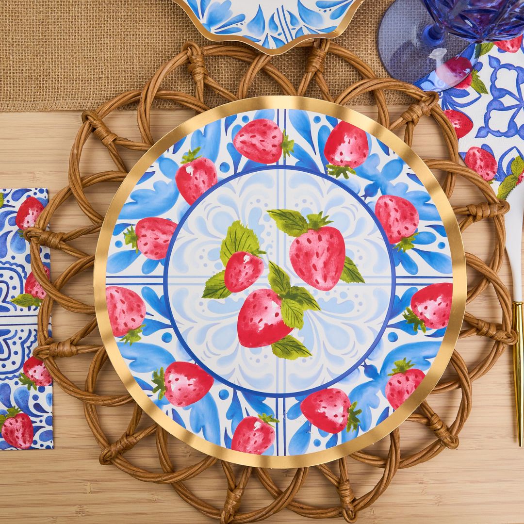Sophistiplate Wavy Paper Dinner Plates – 8pk – Bleu Strawberries